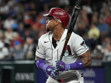Ketel Marte booed at home in return to Diamondbacks' lineup, 2 weeks after no-show in Boston
