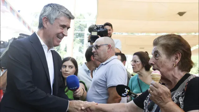 Moção de censura? PS diz garantir estabilidade mas não revela decisão