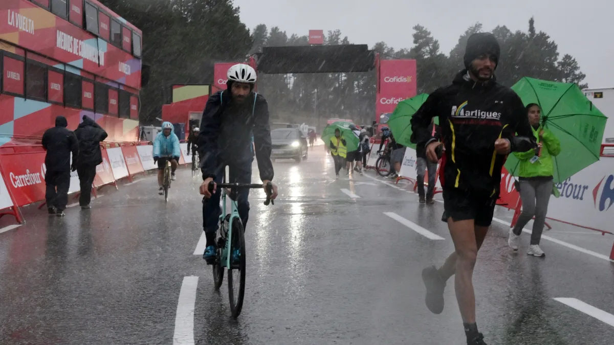 Unwetter bei Radrennen: Vuelta-Etappe wegen Hagelsturm abgebrochen