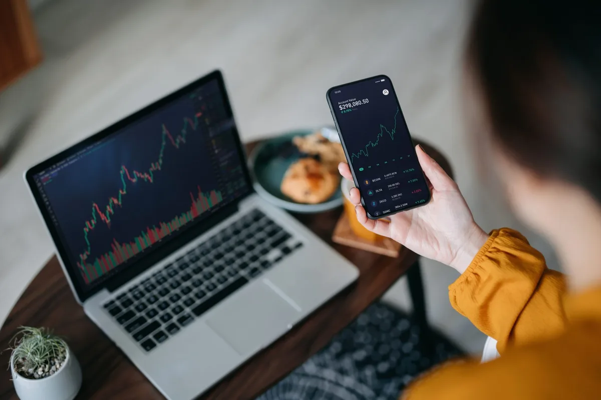 Bitcoin is having a great month—but Solana is doing even better as coin soars above $100