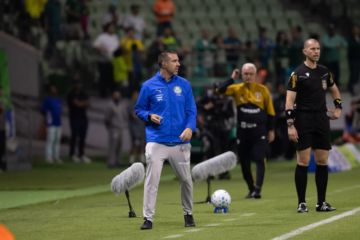 Auxiliar do Palmeiras comenta punição a Abel e explica preparação para vencer reservas do São Paulo