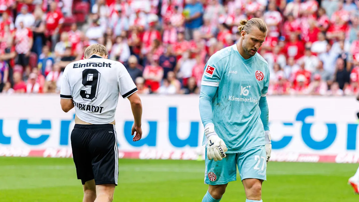 Mainz-Torwart genervt - Eintracht-Star Burkardt ärgert Kumpel Zentner