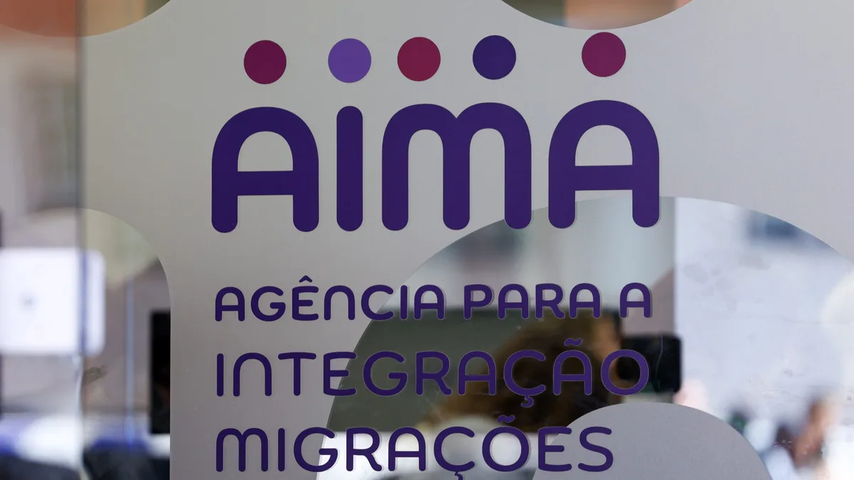 Imigração trava e ordens para sair disparam: retrato da imigração em cinco números