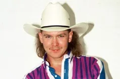 Chart Rewind: In 2006, Tracy Lawrence & ‘Friends’ Began Their Ride to No. 1
