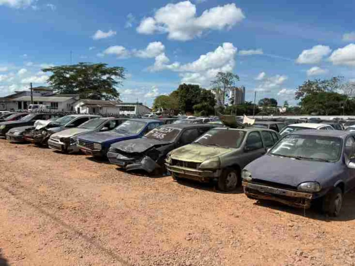 Com lance mínimo de R$ 22,4 mil, Detran abre leilão de 56 toneladas de sucata de veículos em Rio Branco