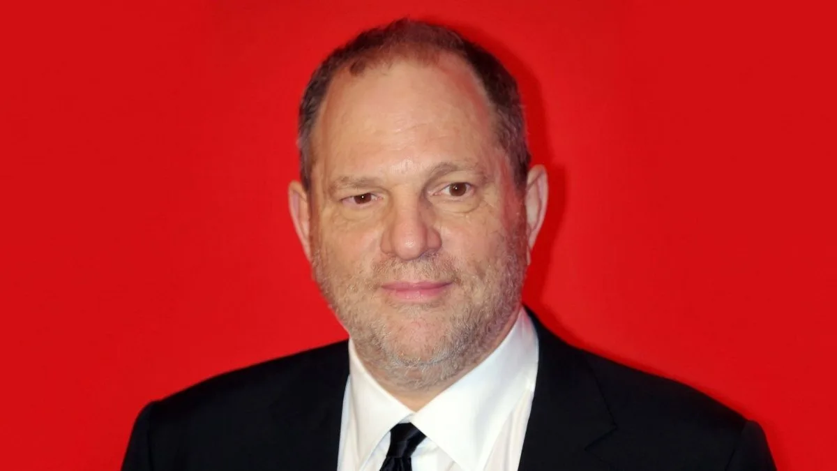Harvey Weinstein, magnata do cinema por trás de Pulp Fiction e Django Livre, é condenado a 15 anos de prisão por crime sexual em Nova York