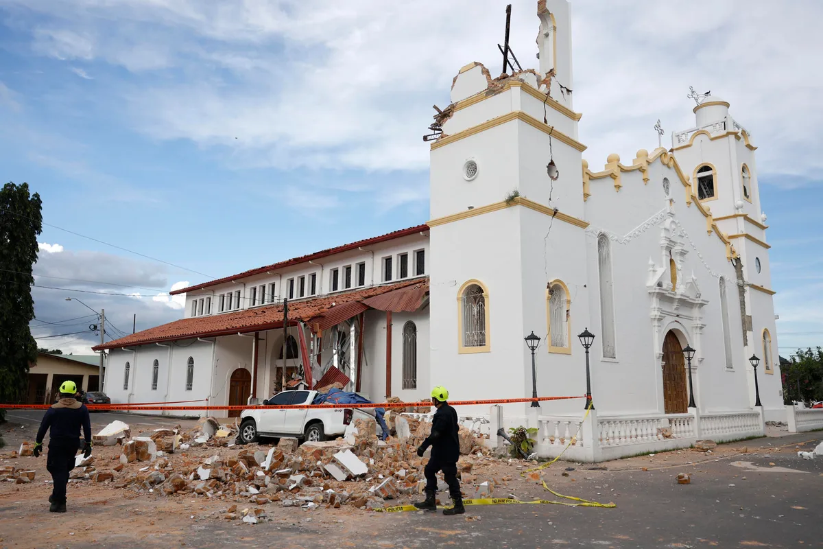 Fuerte terremoto en Panamá causó graves daños estructurales en una iglesia, un hotel y una gobernación