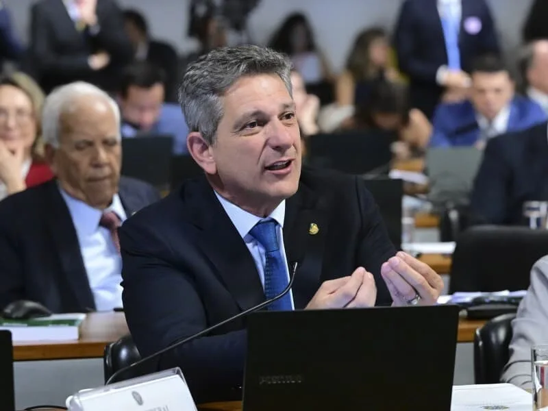 CCJ aprova PEC da Segurança; destaque adia análise em Plenário