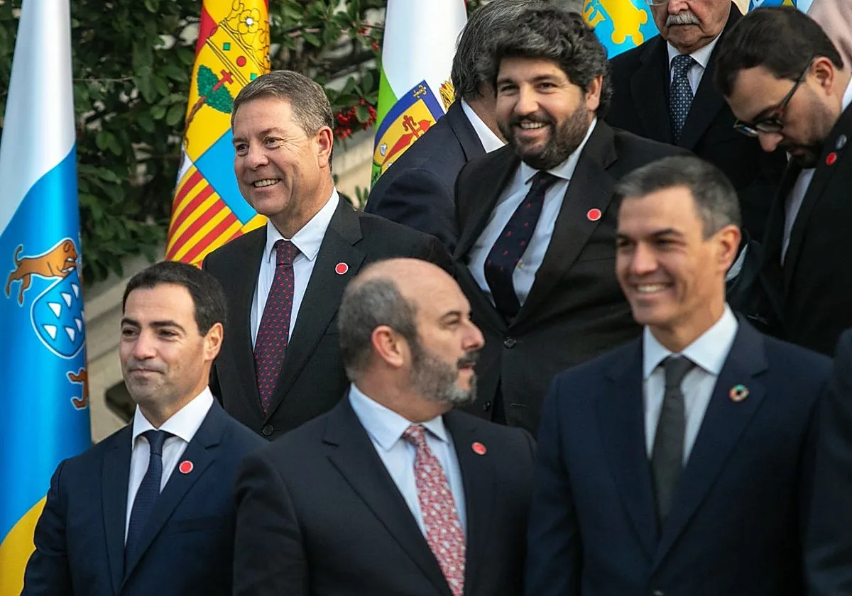 Page puso diez medidas de vivienda sobre la mesa de Sánchez, éste las ignoró y la crisis acabó estallando en la calle