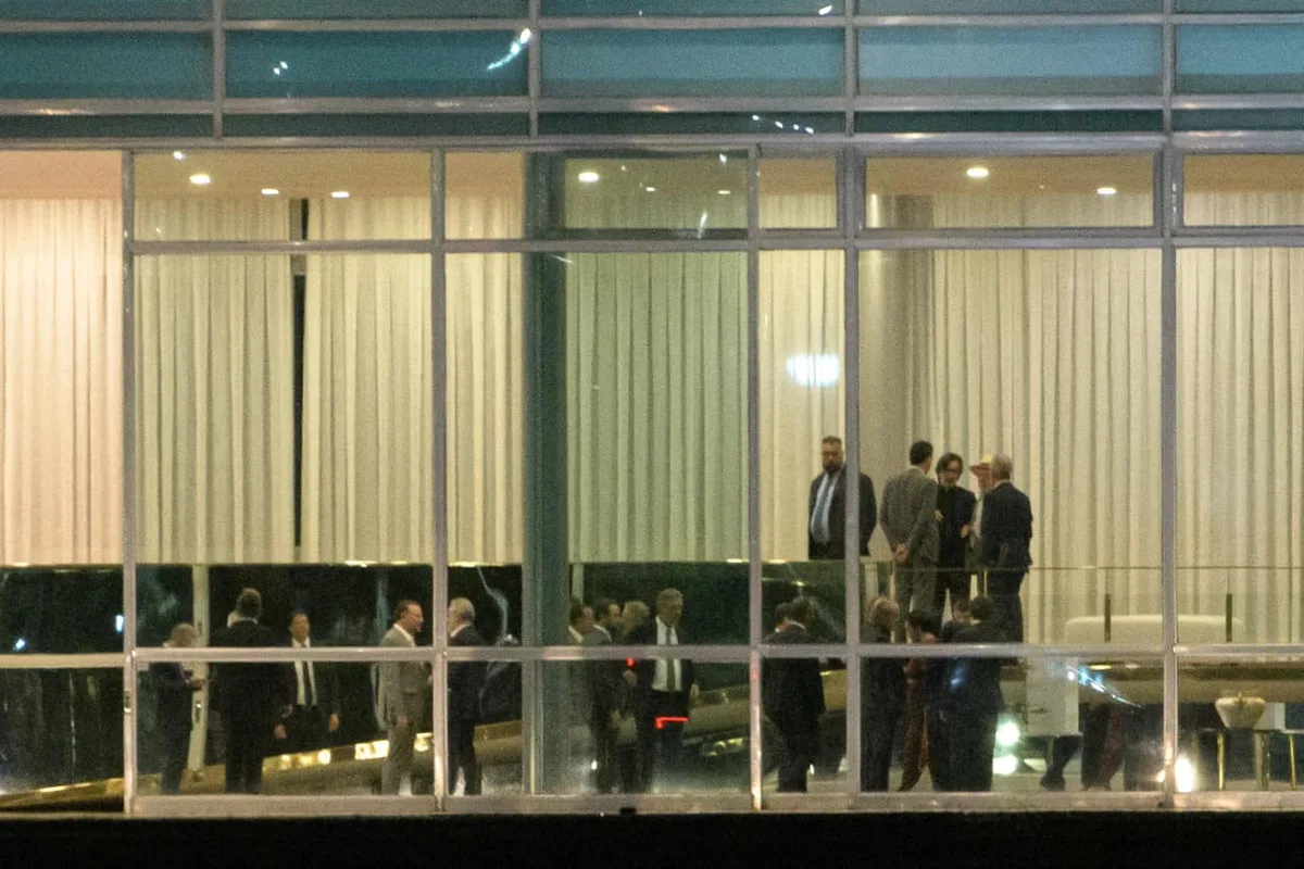 Em jantar de 3h, Lula nega atrito com Galípolo e ouve apelos na área fiscal