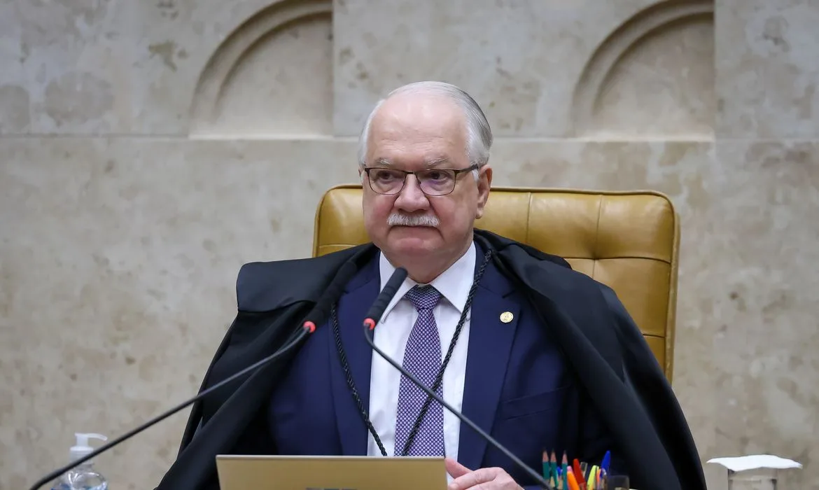 Fachin nega sessão conjunta com Moraes e decide data para julgar Mendonça