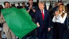 Trump arrives at high-speed IndyCar race through Washington's streets