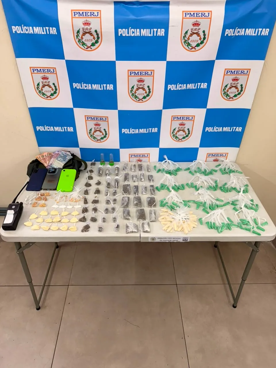 Dupla é presa com drogas em Volta Redonda