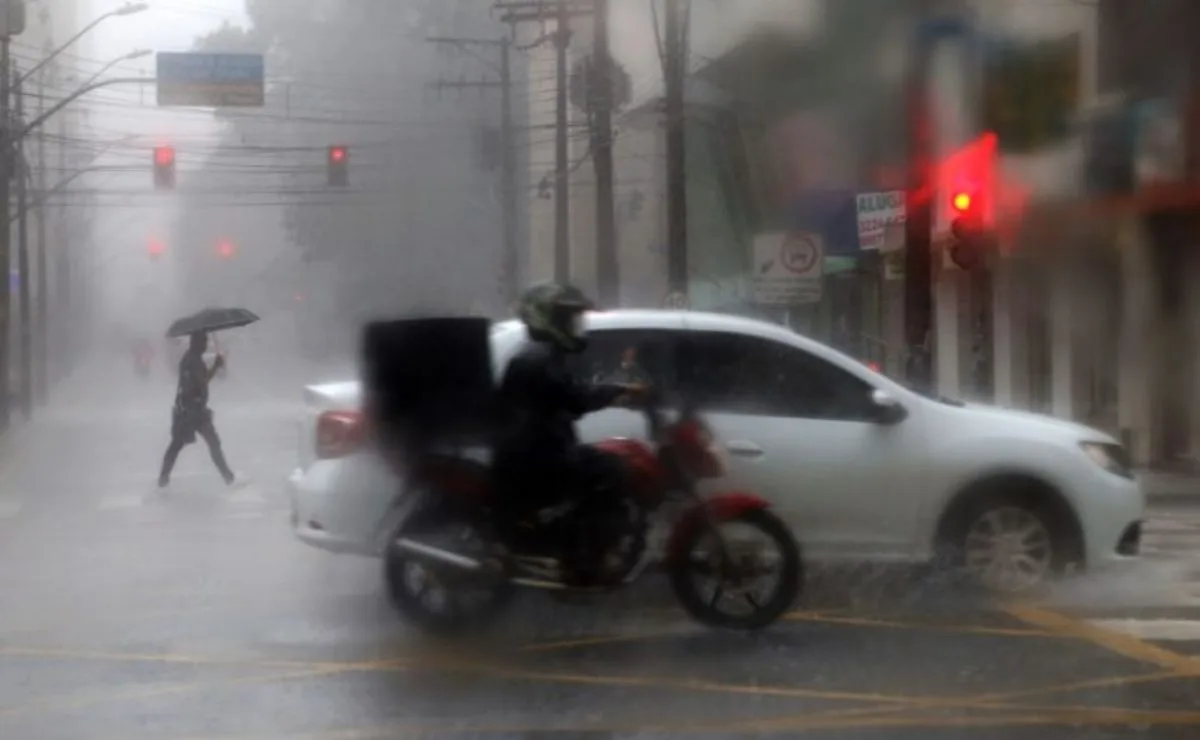 Após trégua, chuva promete voltar para Curitiba nesta sexta-feira; veja previsão do tempo