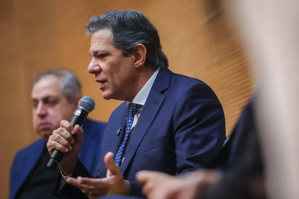 Haddad diz que vai questionar gest�o Tarc�sio ap�s PM seguir seu motorista de forma 'ostensiva'