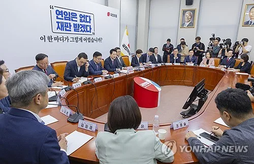 국힘, '당협위원장 일괄사퇴後 재선출' 일단 보류…내홍 조짐(종합)