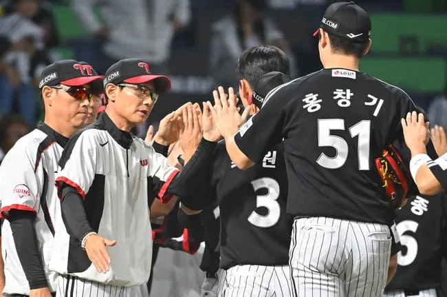 LG 사생결단! WC전 추락 위기…홍창기 1번 우익수 복귀, 잠실 빅보이는 제외 [오!쎈 부산]
