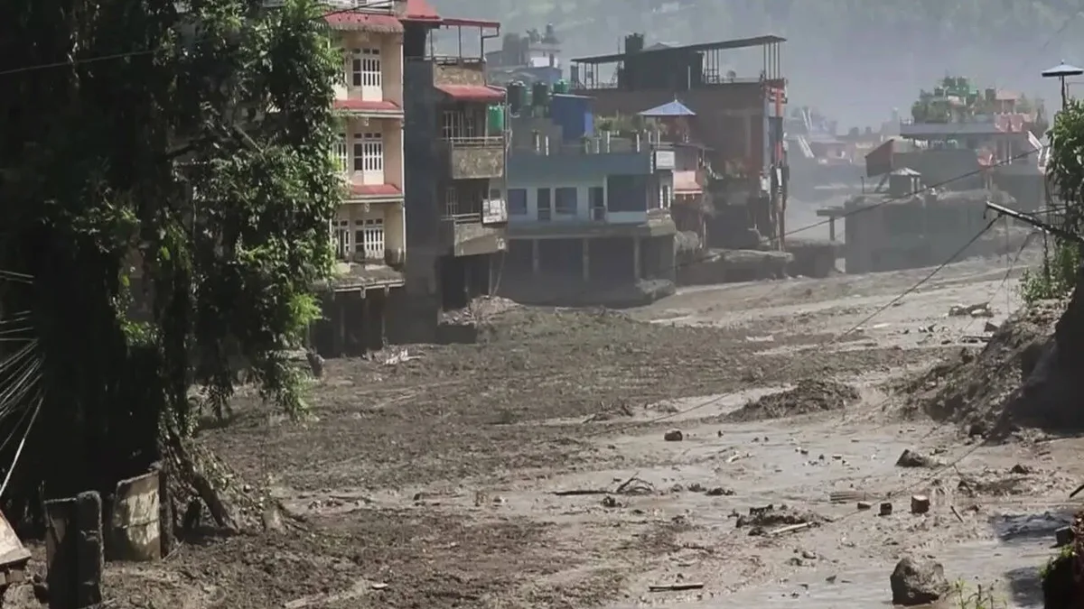 Nepal floods death toll rises to 469 as China warns of fresh washout threat