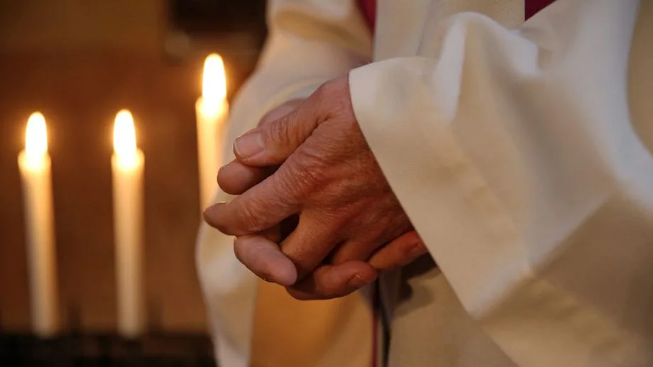 Paris : un ancien prêtre mis en examen pour viols sur mineur, notamment lors de camps Scout et aux JMJ