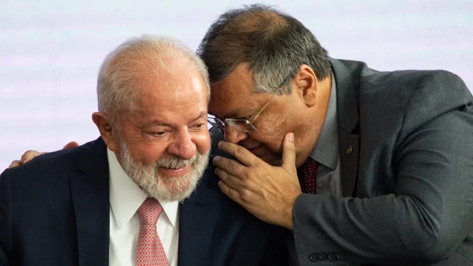 Lula sinaliza recuo do STF sobre a direita após conversa com Flávio Dino