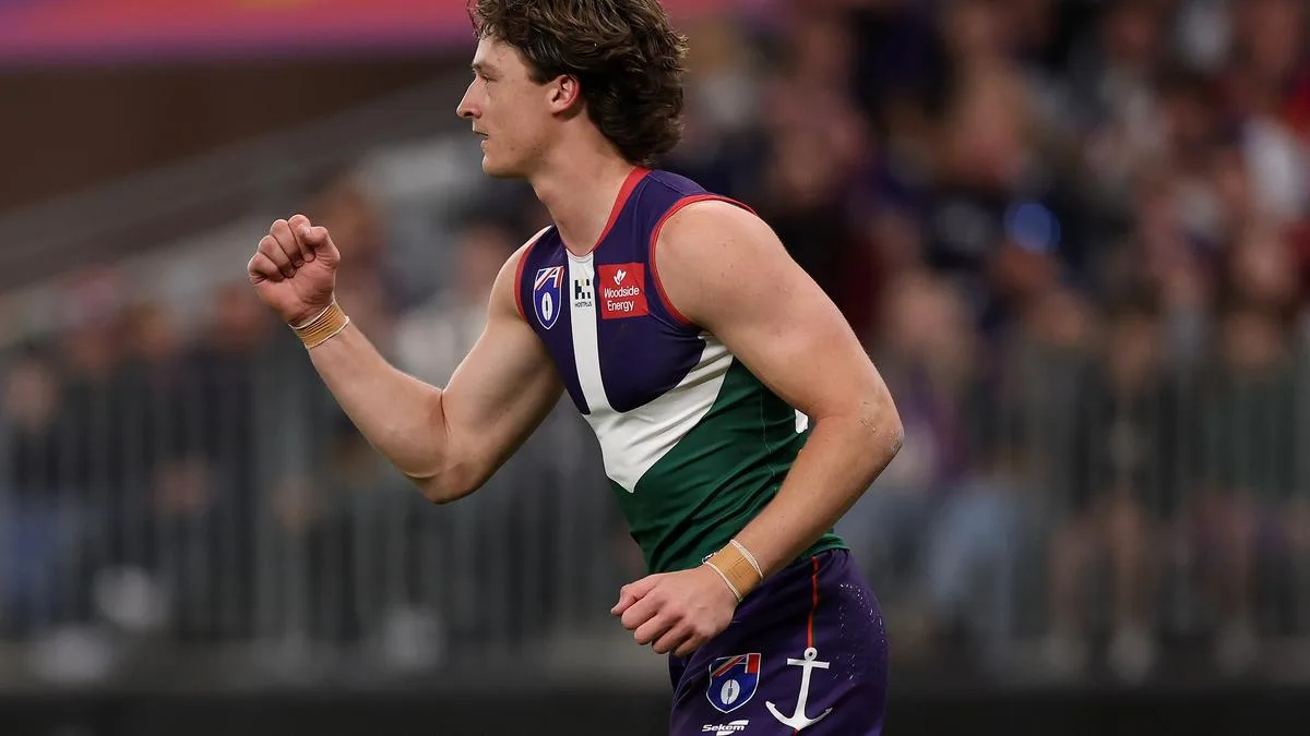 Fremantle Dockers coach Justin Longmuir confirms Jye Amiss, Sam Switkowski, Heath Chapman, Murphy Reid returns