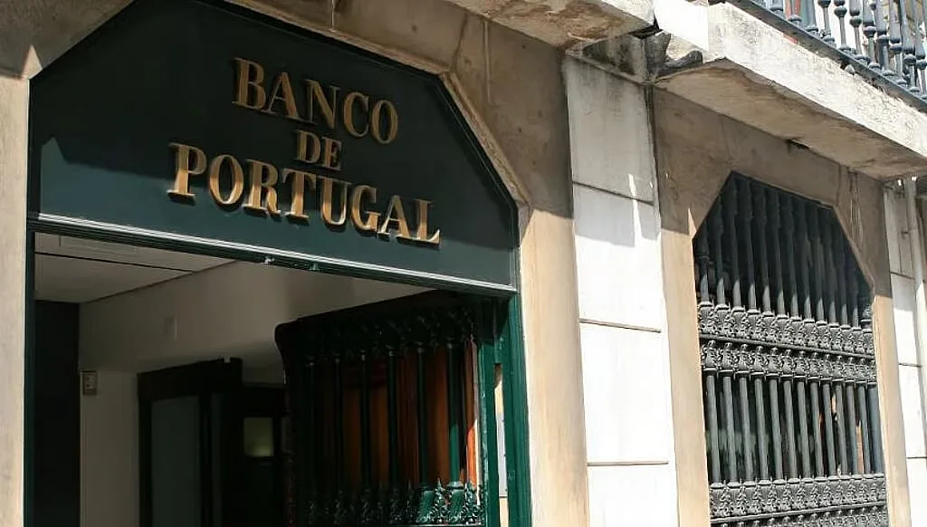 Dívida das famílias, empresas e Estado cai para 887,6 mil milhões em julho