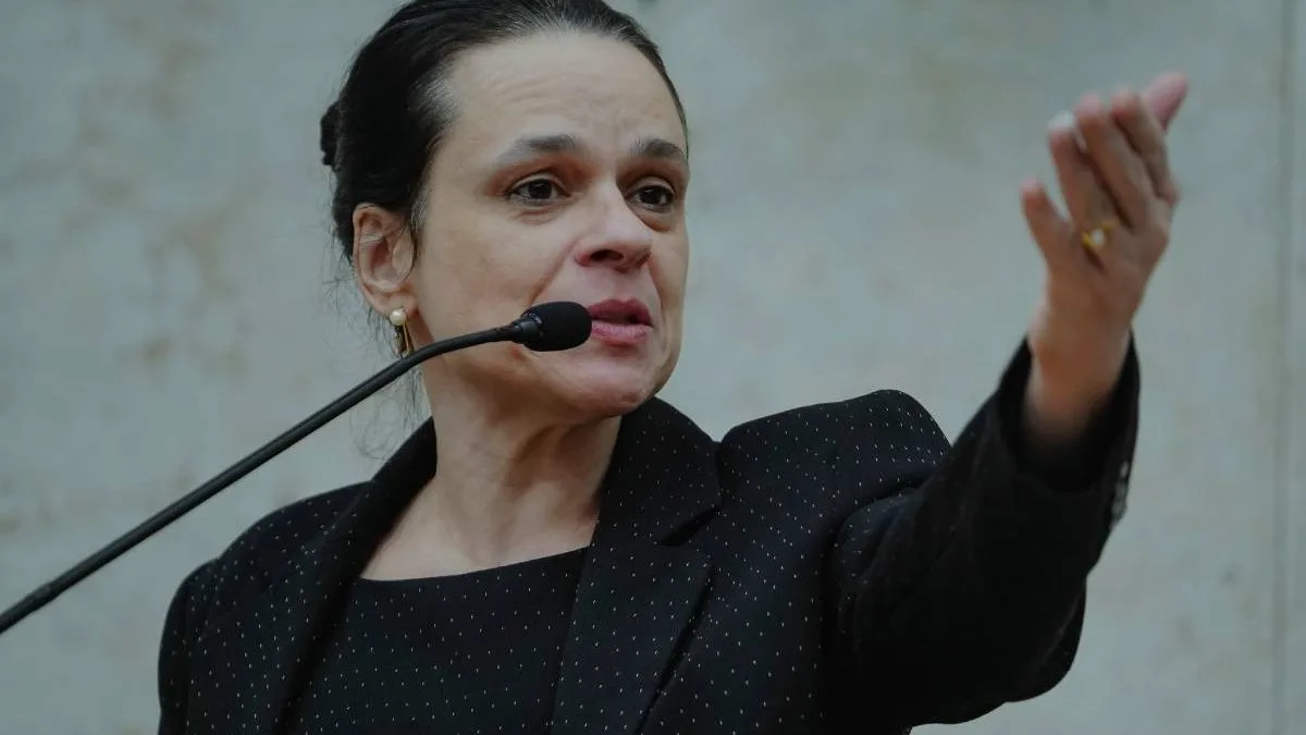 Autora do impeachment de Dilma Rousseff, Janaína Paschoal recebe 46 mil votos, não se elege deputada federal e questiona eleitores sobre derrota na urnas
