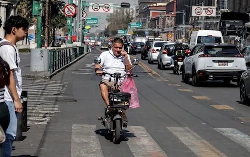 A partir del 20 de noviembre aplicarán multas a motos y bicis eléctricas; prevén que placas cuesten 355 pesos