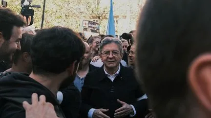 Présidentielle 2027 : Jean-Luc Mélenchon en meeting sur le thème de la jeunesse, dernière ligne droite pour la primaire socialiste