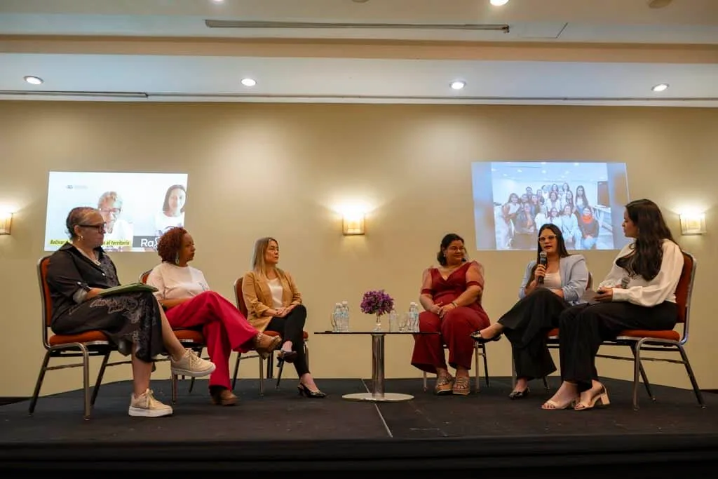 Mujeres construyen la transición y exigen su lugar en la toma de decisiones