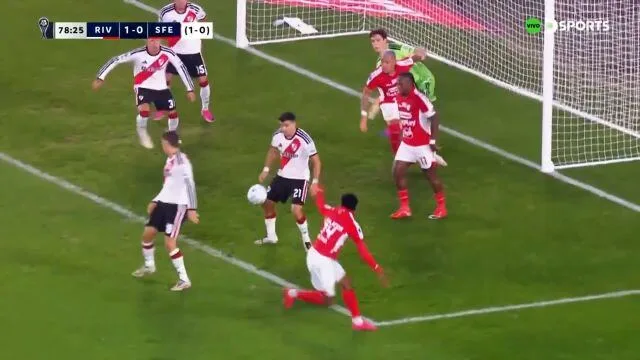 La lupa sobre el penal de Martínez Quarta en River Plate-Independiente Santa Fe: qué dice el reglamento