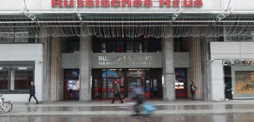 Berlin: Bundesregierung prüft Strafmaßnahmen gegen Russisches Haus