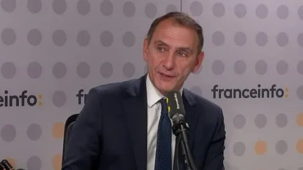 "Le gouvernement a été très clairement défaillant", estime le porte-parole du RN Laurent Jacobelli au lendemain des violences du 17 octobre