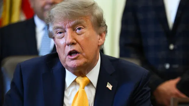 Trump critica guerra "ridícula e interminável" da Rússia