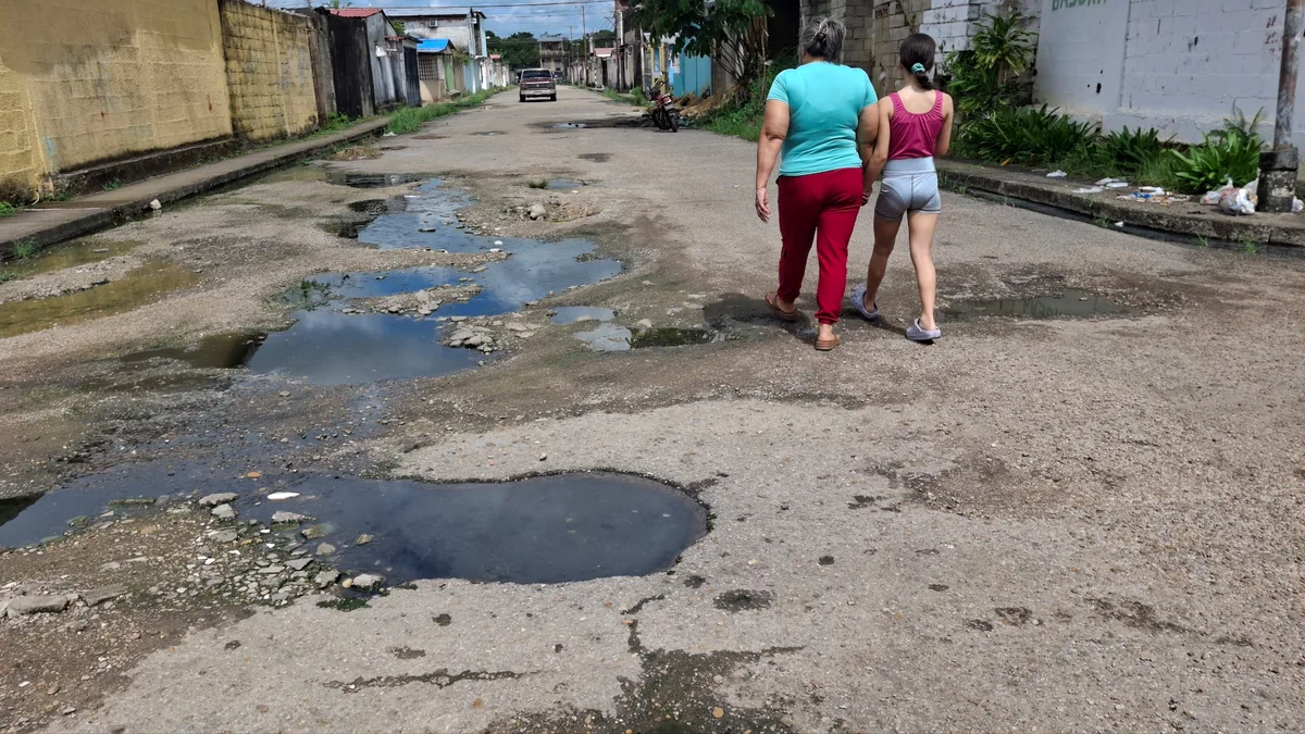 Temen una epidemia: Urbanización Godofredo González en Maturín está inundada por cloacas