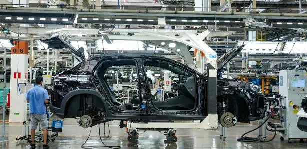 Produção industrial cresce 0,2% em julho após dois meses seguidos em quedas