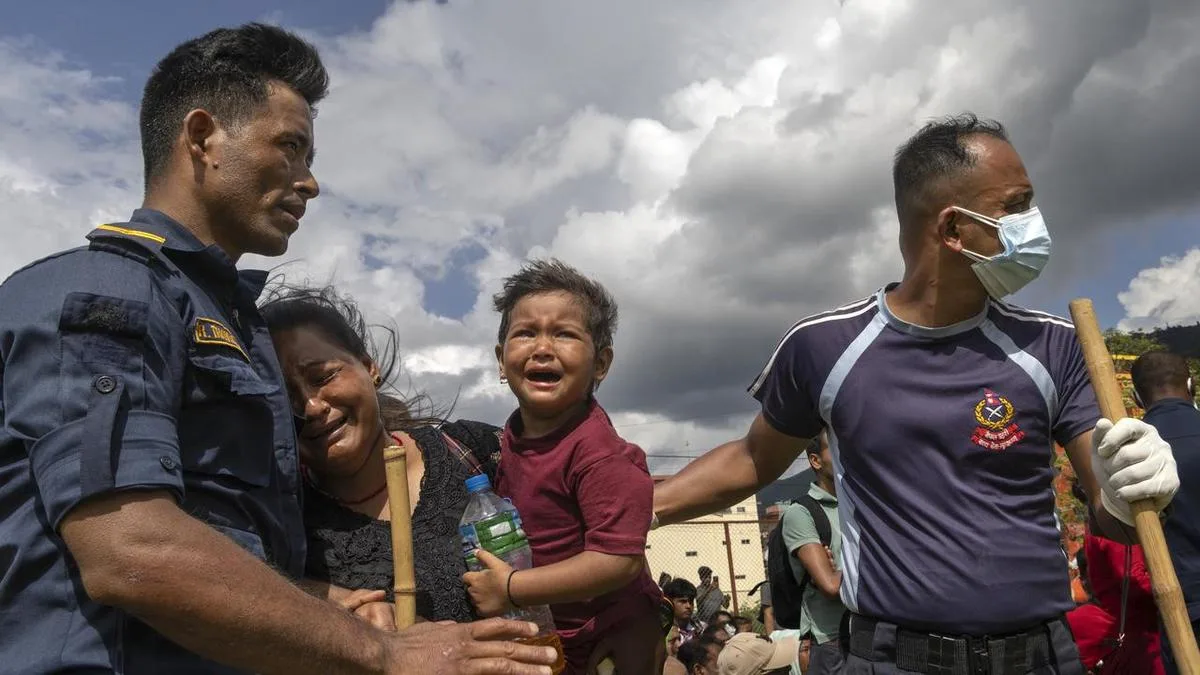 Nepal flood death toll nears 600 as many remain missing