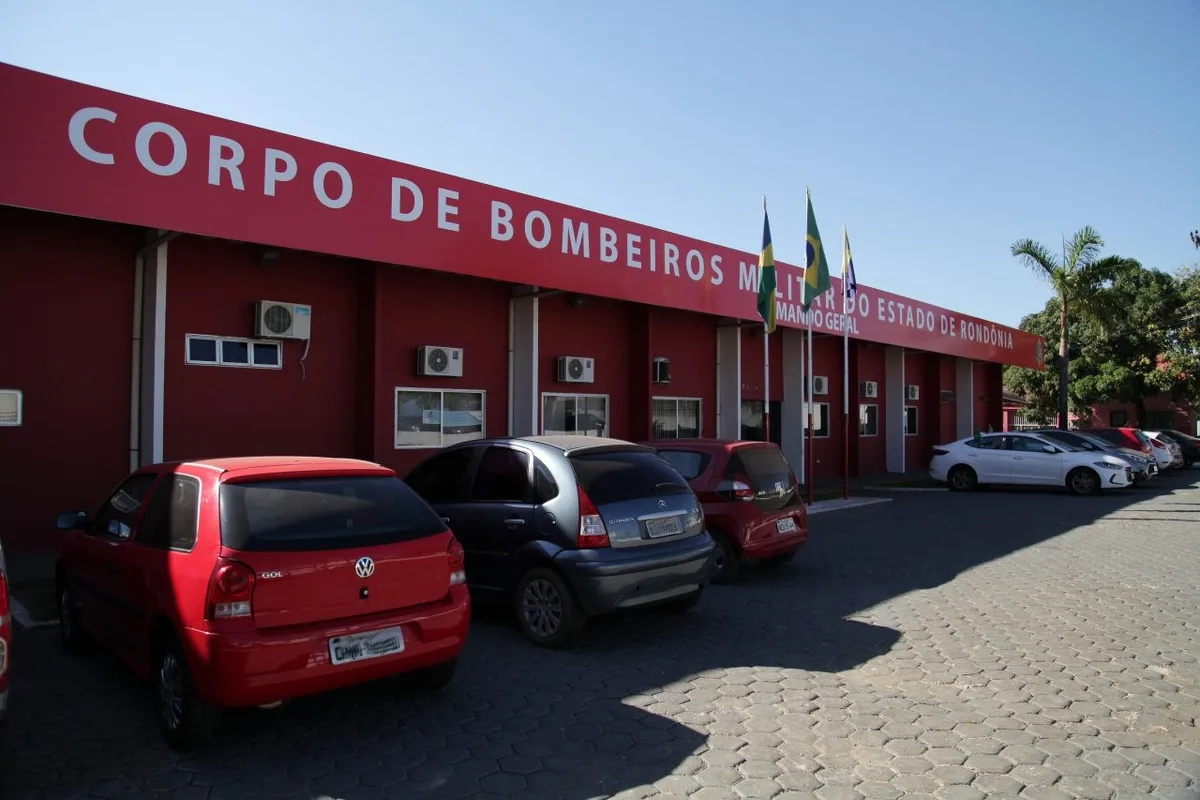 Homem desaparece após barco bater em balsa em Pimenteiras do Oeste, RO