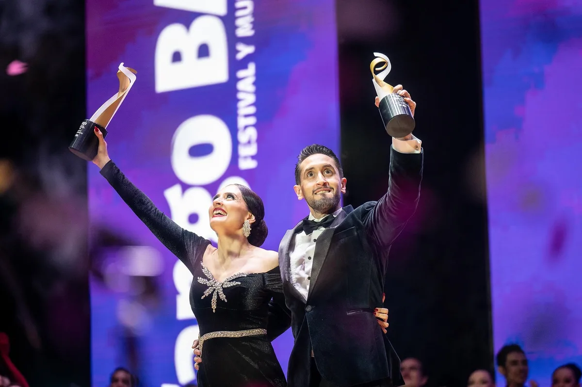 En el Oeste “está el agite”, y el tango ya tiene sus nuevos campeones de baile de escenario