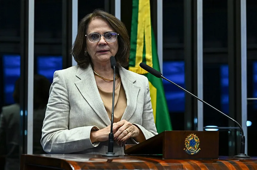 Se tiver alguma coisa errada contra Mendonça, a gente deixa de abraçar, diz Damares