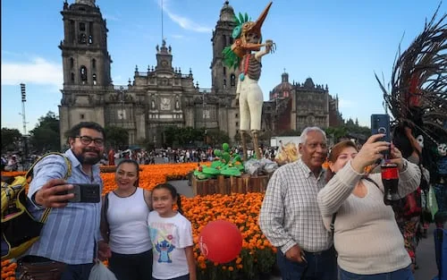 Secretaría de Cultura CDMX lanza licitaciones para realizar ofrenda del Zócalo y Desfile de Día de Muertos; fallos se publicarán 22 y 23 de octubre