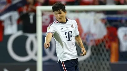 '28분 뛰고 패스 성공률 96%' 김민재, 짧아도 존재감...팀 4-2 역전승에 평점 '6.7'
