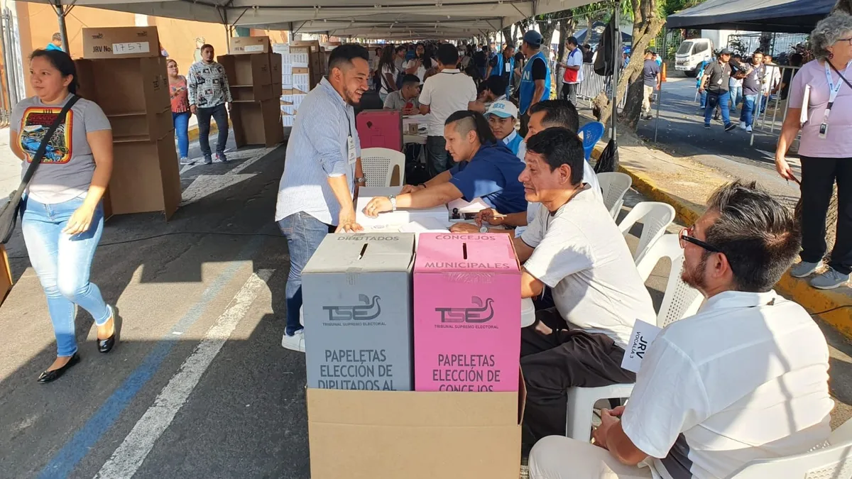 El Tribunal Supremo Electoral convoca a voluntarios para integrar las Juntas Receptoras de Votos en El Salvador