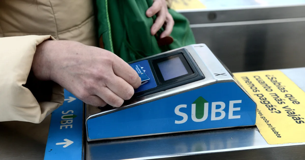 Jubilados podrán viajar gratis en subte con el DNI: el requisito para acceder al beneficio