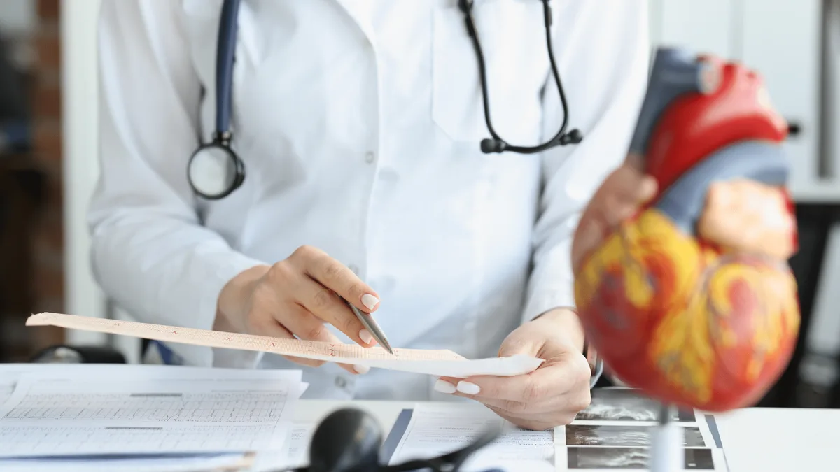 Nem toda dor no peito é infarto: cardiologista esclarece cinco mitos sobre a saúde do coração