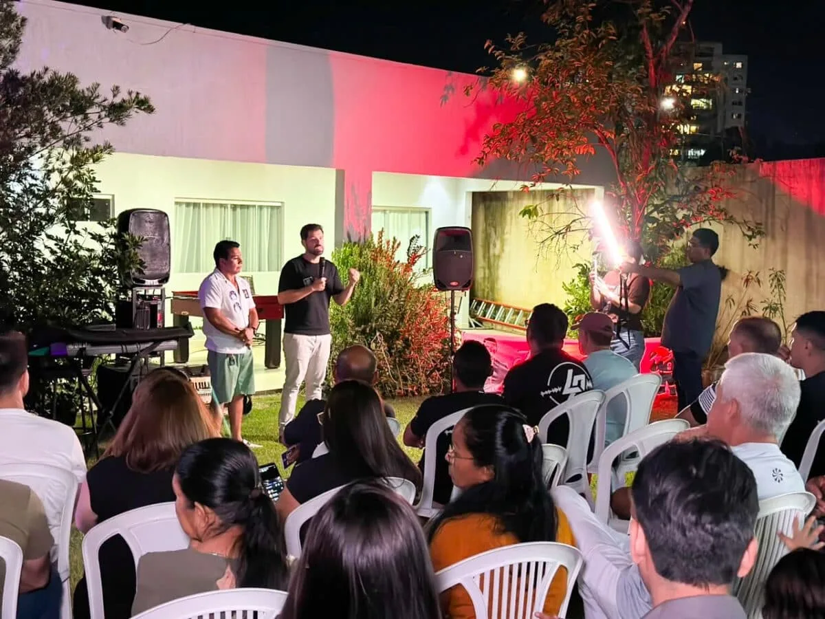 Pedro Pascoal leva pauta da saúde a moradores do Apolônio Sales