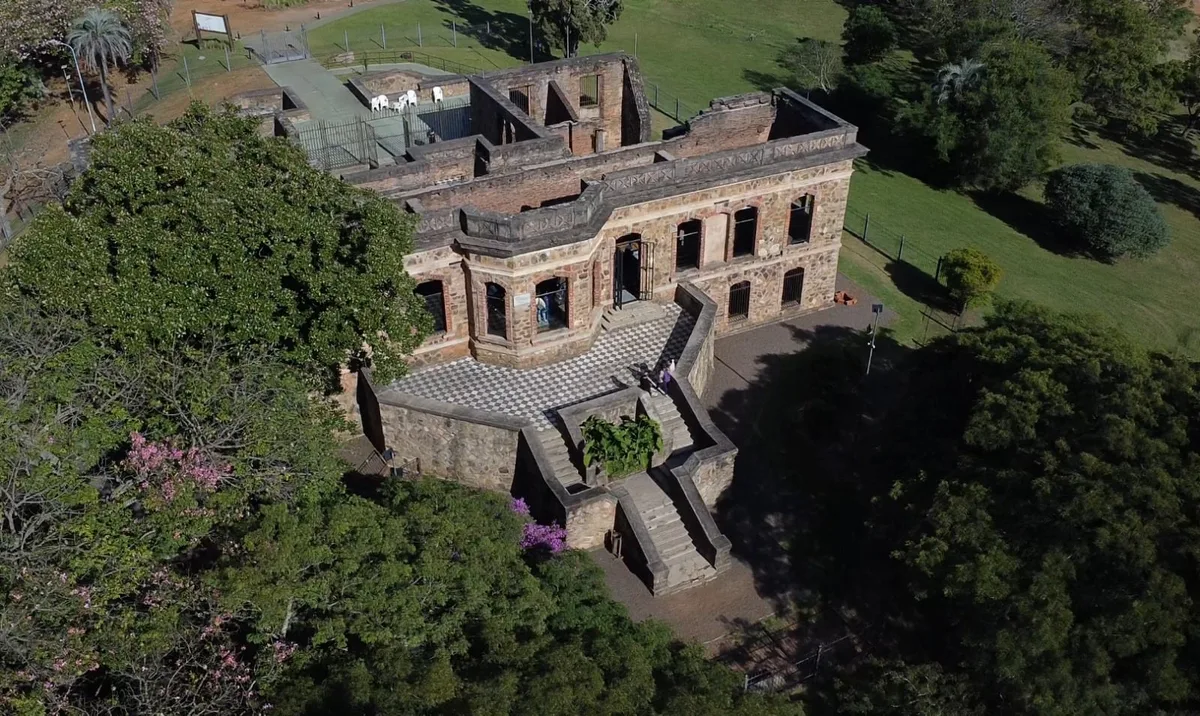 Un aterrizaje de emergencia, dos hermanas y un zorro: el episodio en un castillo argentino de Saint-Exupéry ligado a El Principito