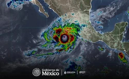 Prevén que Huracán "Simón" y tormenta "Rachel" azoten con lluvias a 7 estados; consulta los municipios afectados