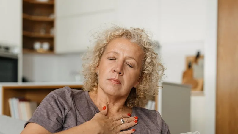 The common heart attack symptom many women ignore