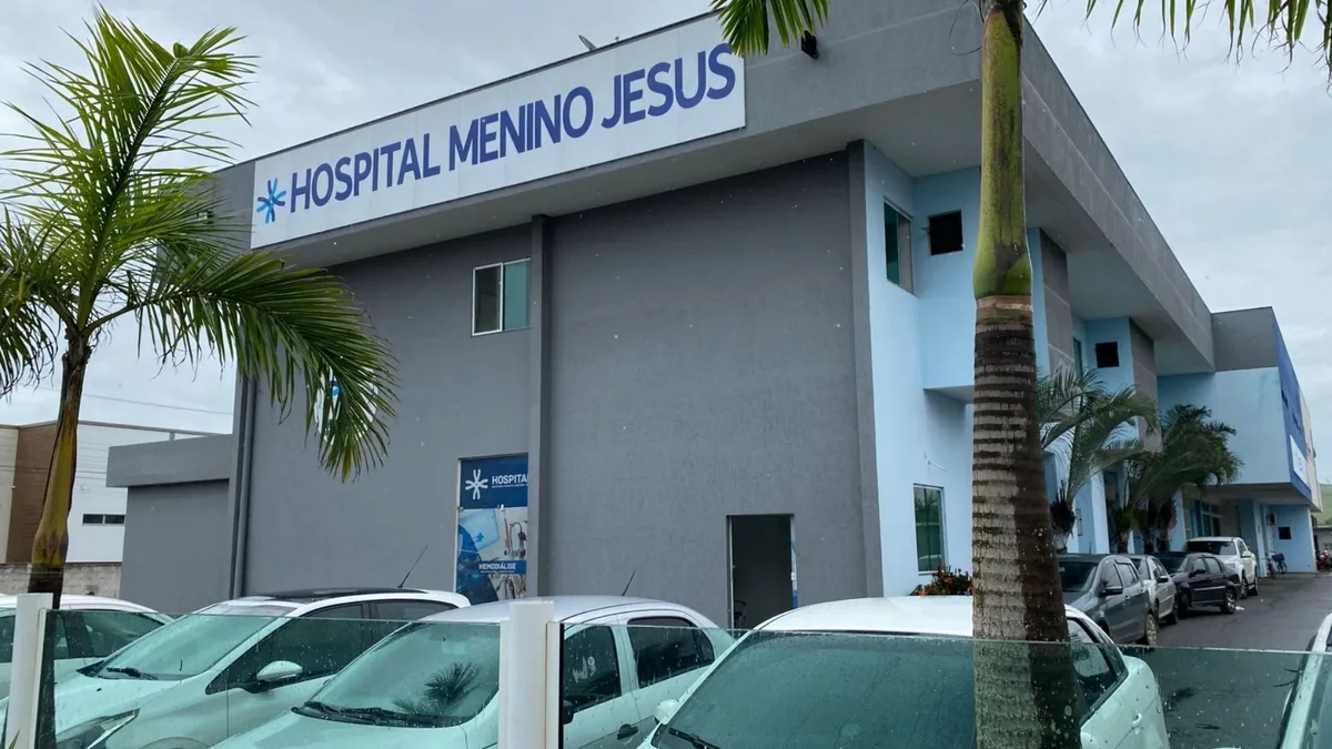 Mulher perde controle de carro e fica ferida em acidente em Itapemirim